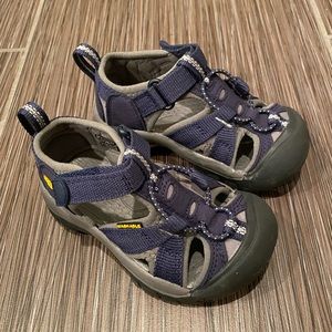 Toddler Boy Keens - Size 8